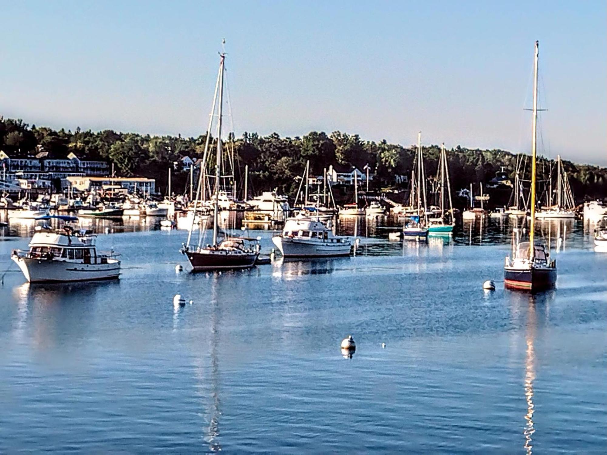 Fisherman'S Wharf Inn 부스베이하버 외부 사진